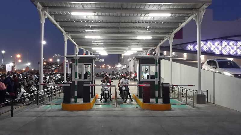 bảo vệ giữ xe