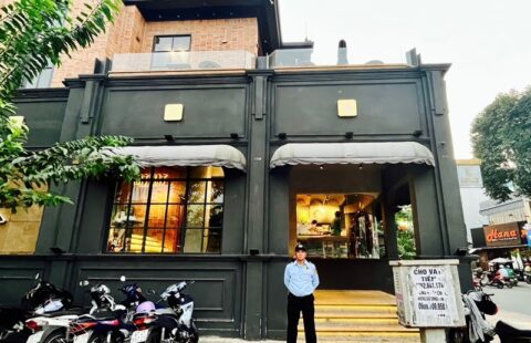 Dịch vụ bảo vệ cửa hàng tận tâm, phục vụ 24/7 tại Bảo Vệ Đất Việt